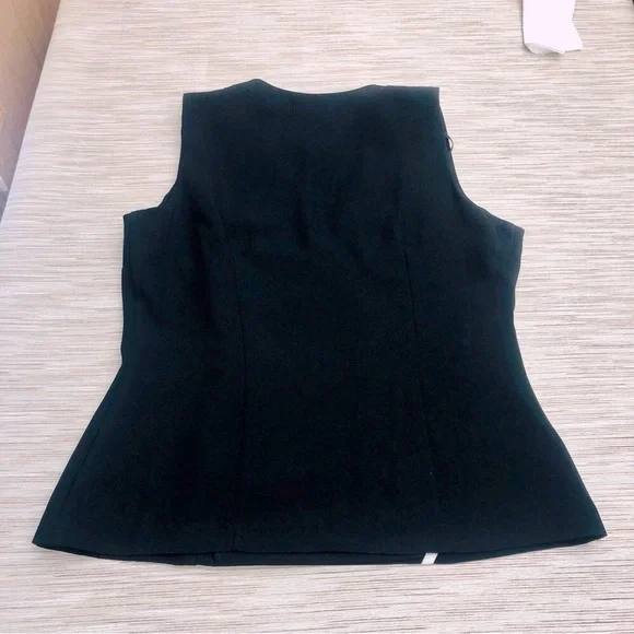 Sheri Martin New York Black White Sleeveless Top - Picture 15 of 16